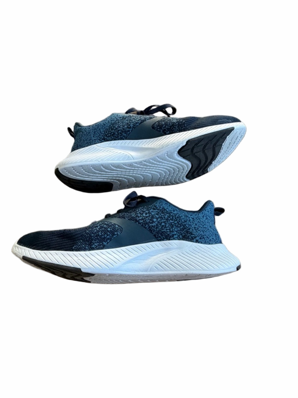 Athletic Works Men’s Navy and White  Lace-Up Sneakers - Picture 5 of 8